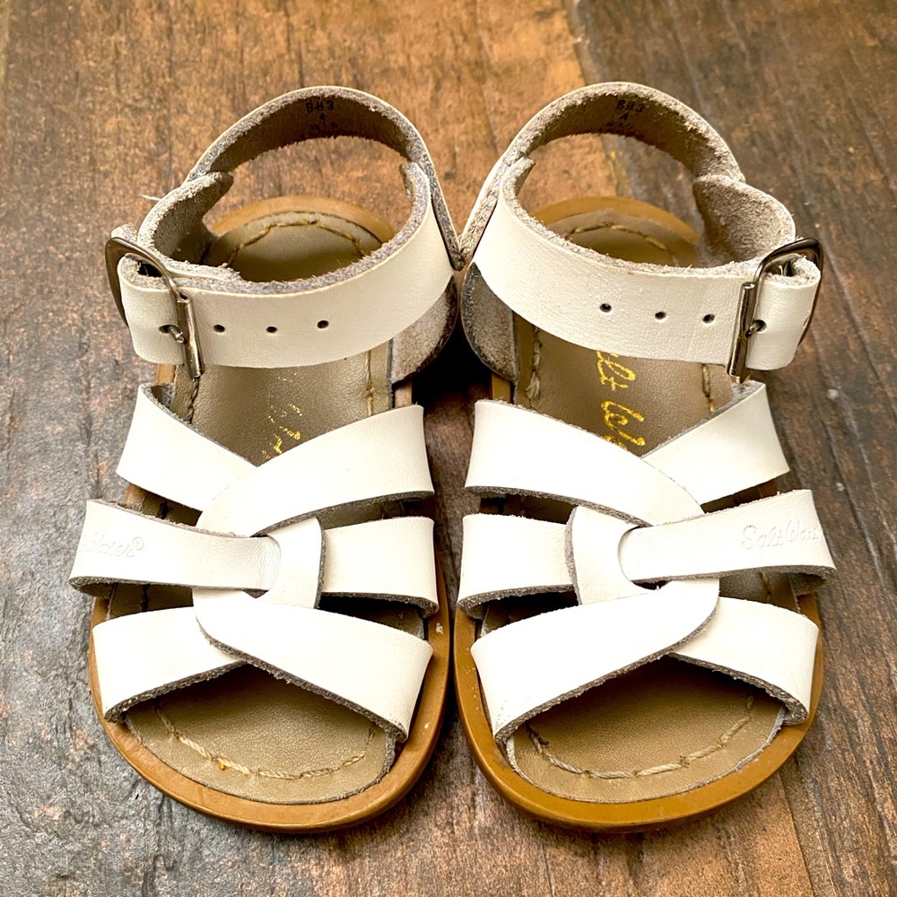 Saltwater toddler sandals — white size 4